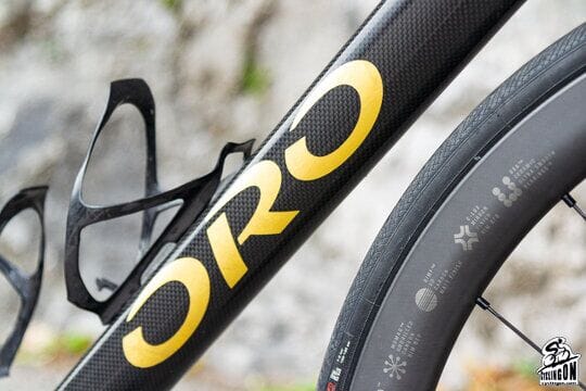 The bike’s tubing features differentiated profiles depending on the frame area
