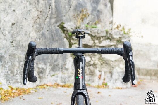 sturdy integrated handlebar